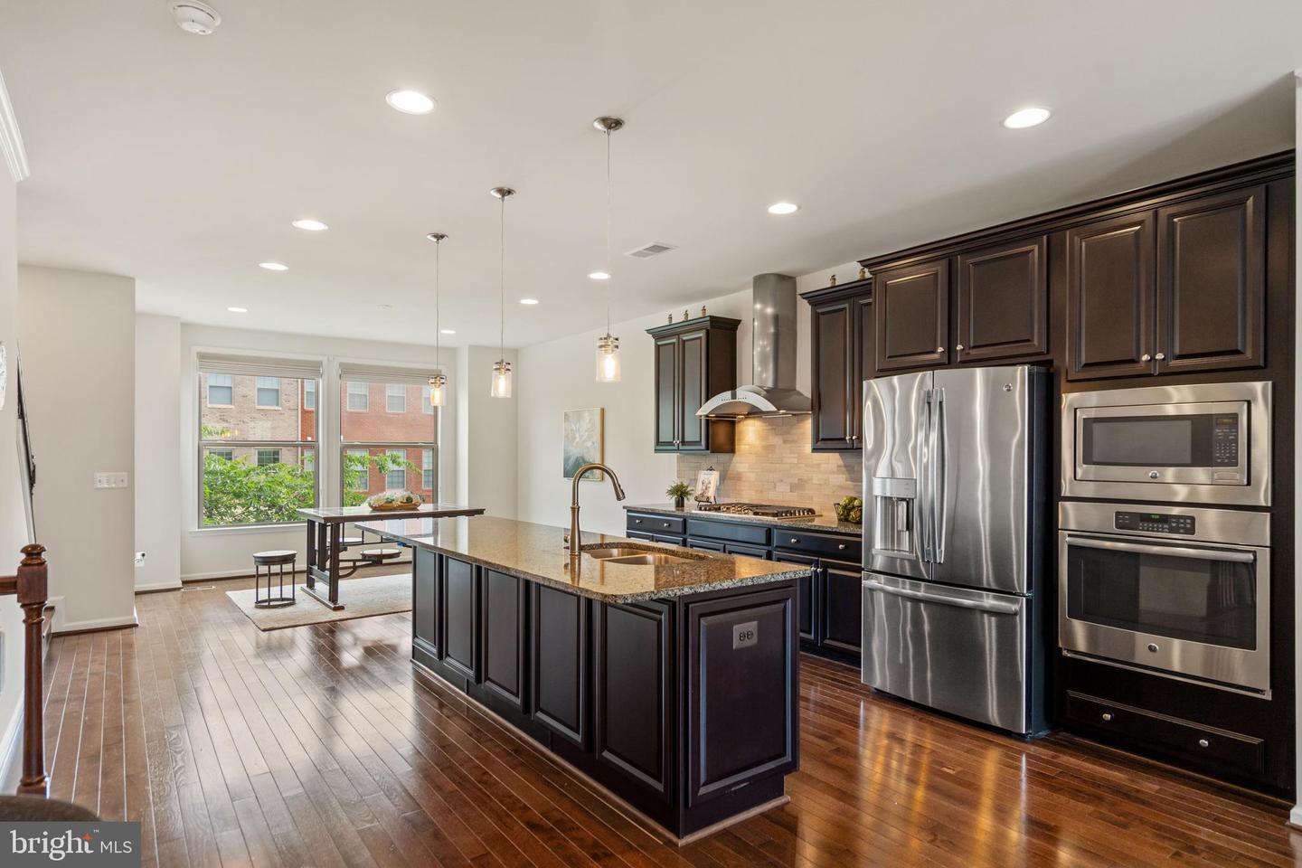 23393 Epperson Sq