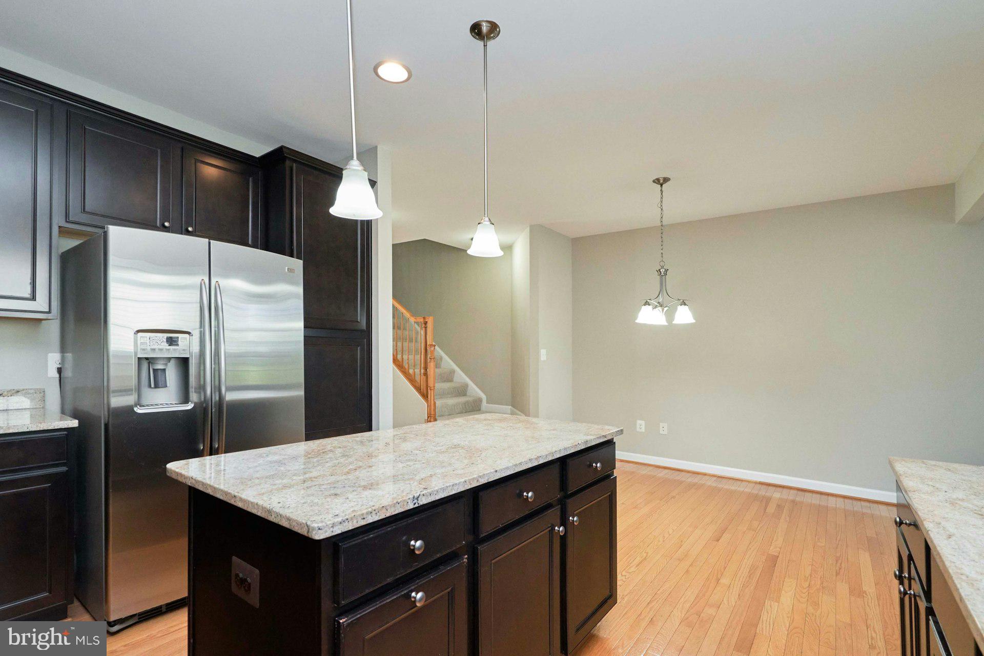 1598 KINNAIRD TER NE