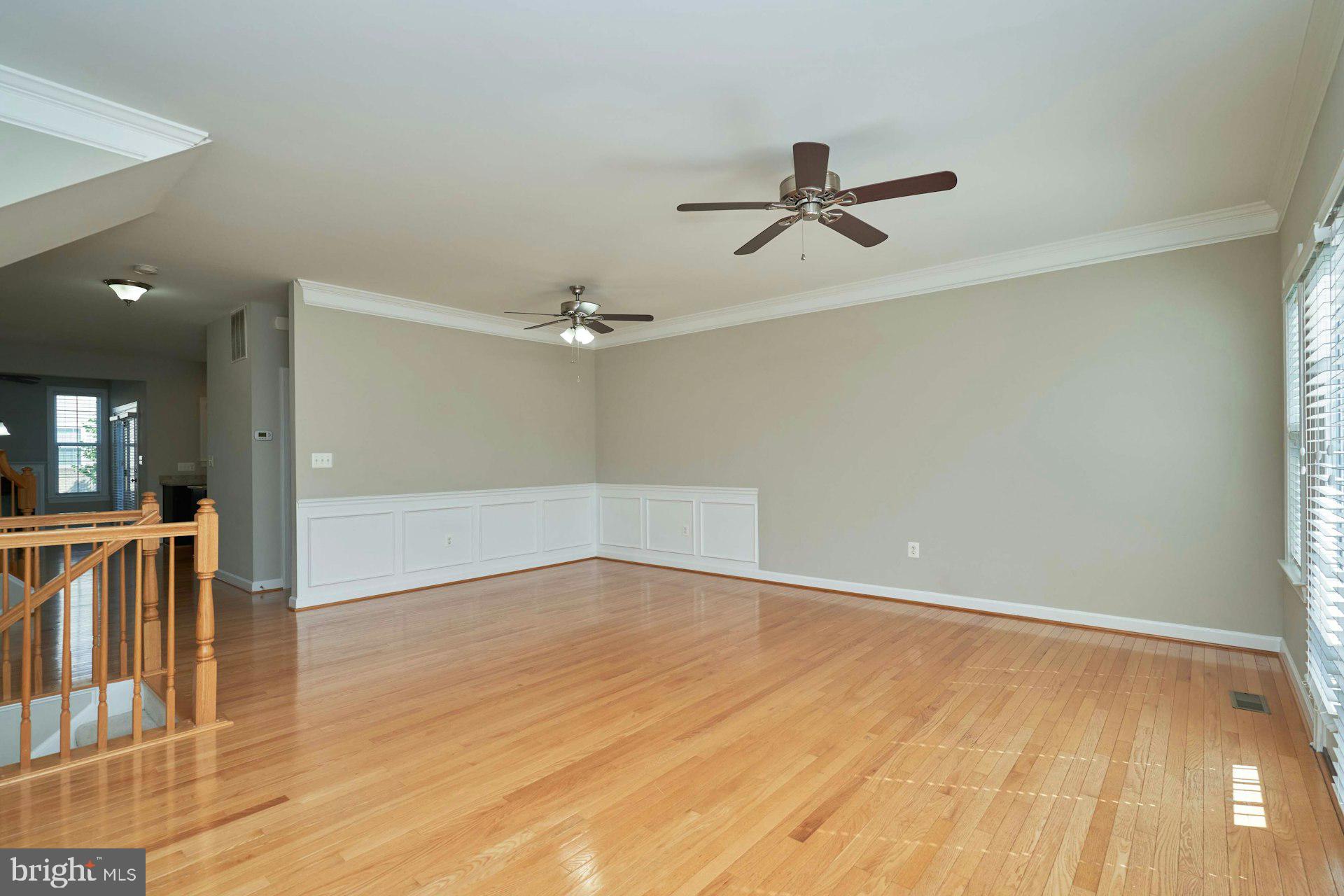 1598 KINNAIRD TER NE