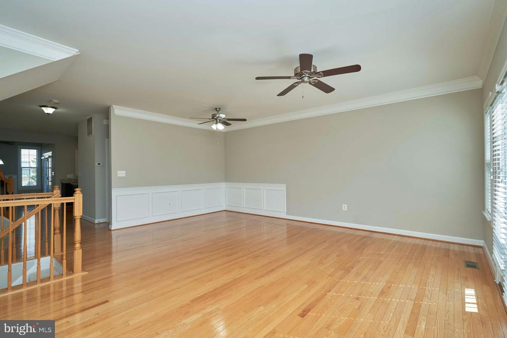 1598 KINNAIRD TER NE