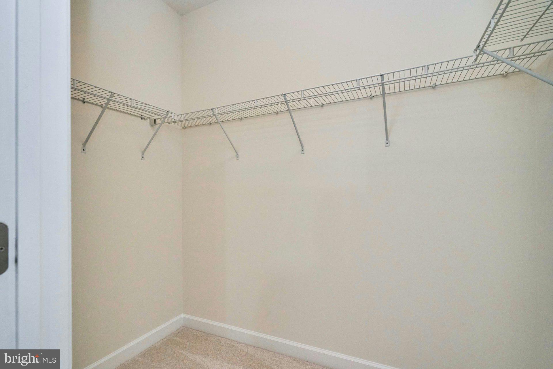 1598 KINNAIRD TER NE