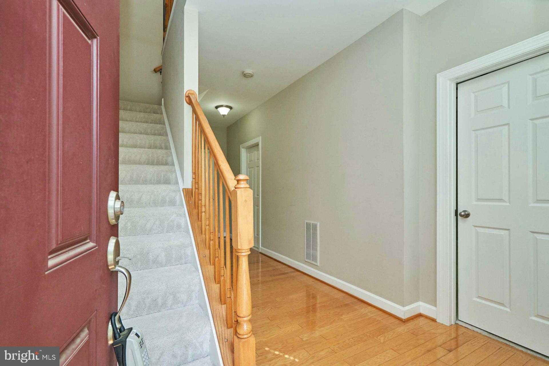1598 KINNAIRD TER NE