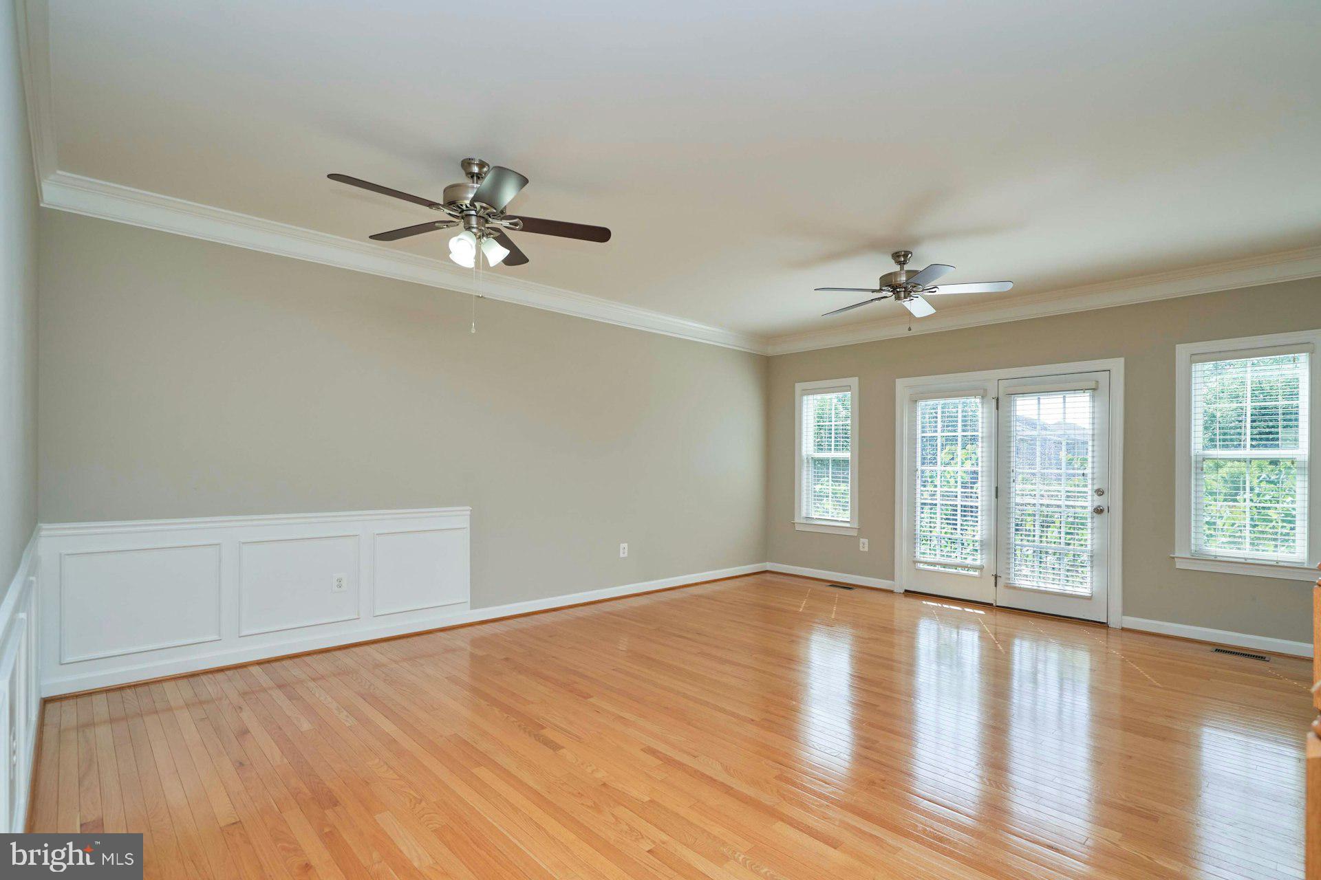 1598 KINNAIRD TER NE