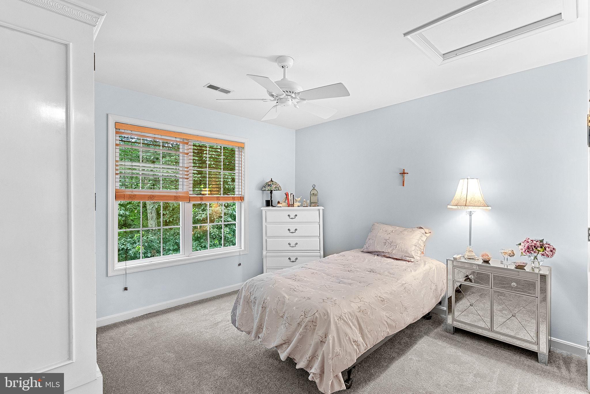 19033-19033 Otley Rd