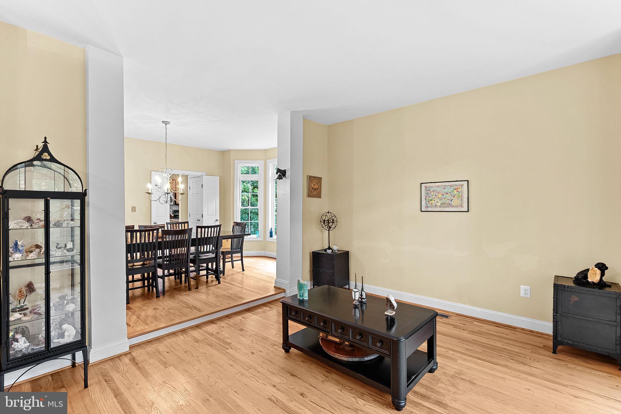 19033-19033 Otley Rd