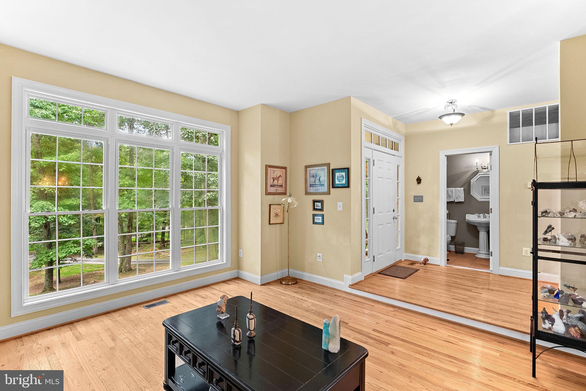 19033-19033 Otley Rd