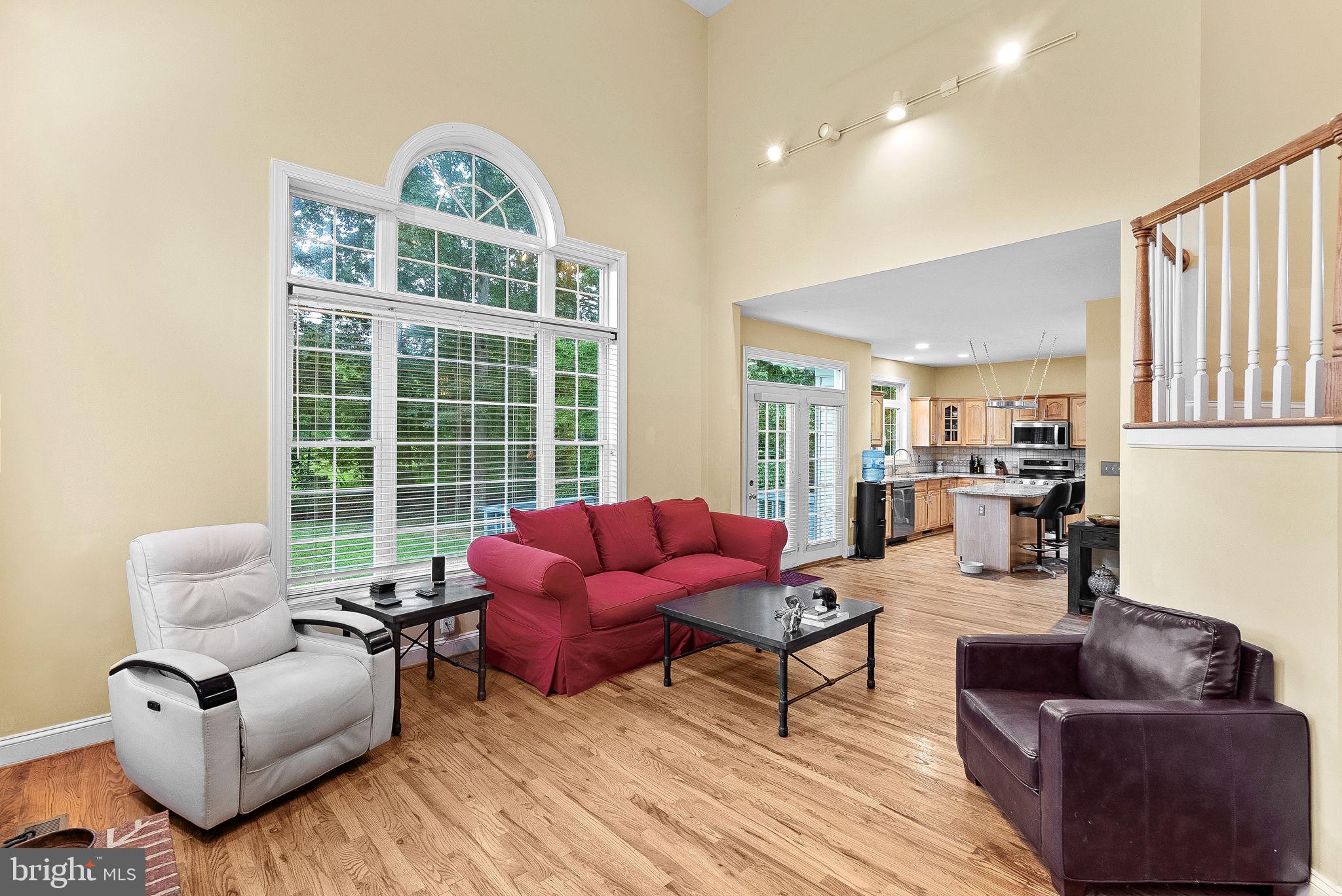 19033-19033 Otley Rd