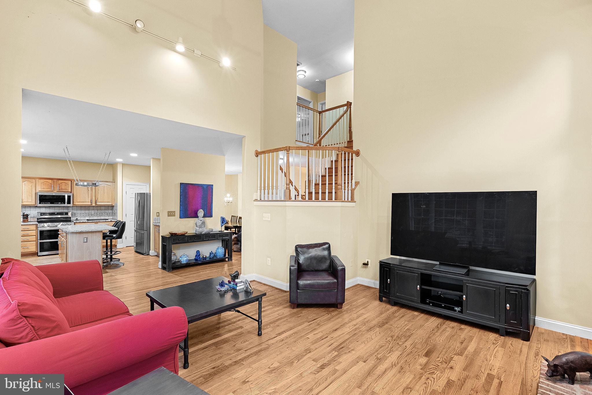 19033-19033 Otley Rd