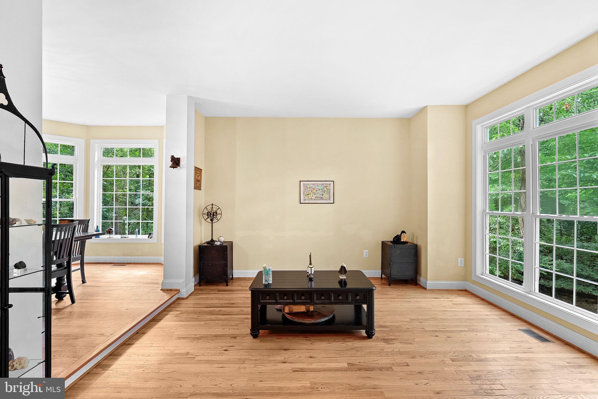 19033-19033 Otley Rd