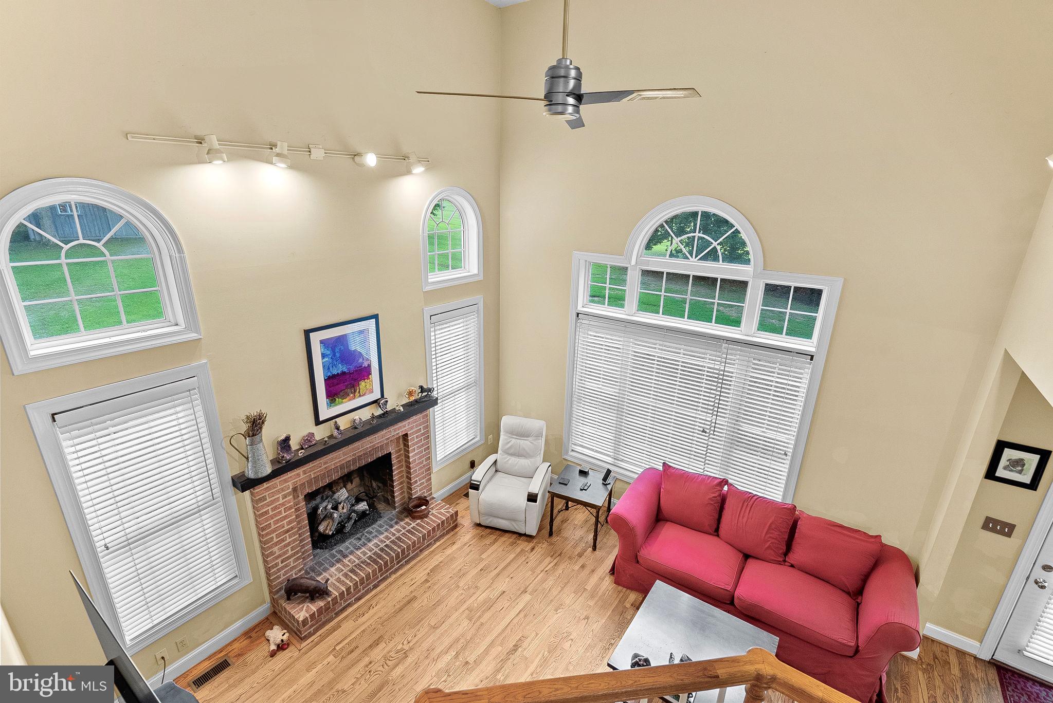 19033-19033 Otley Rd