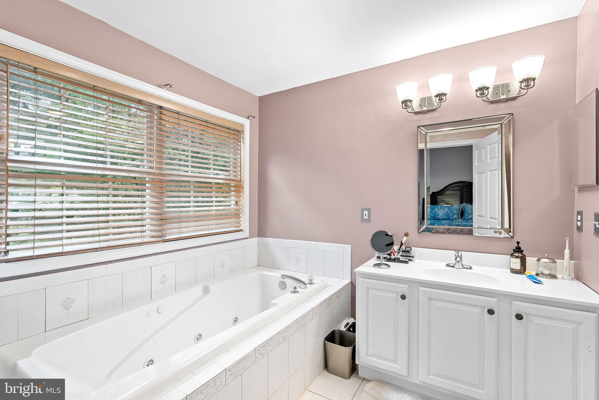 19033-19033 Otley Rd