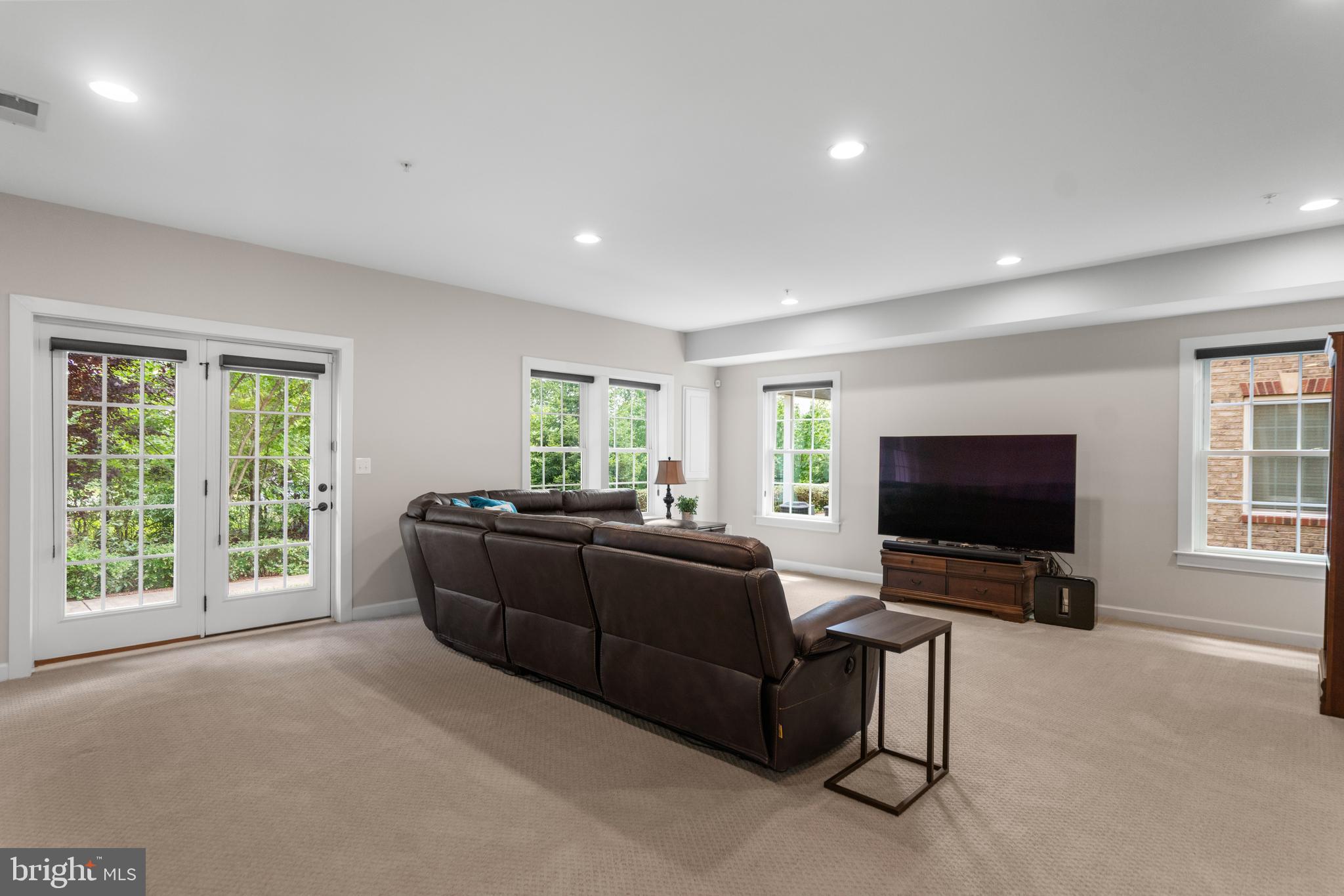 42665 Burbank Ter