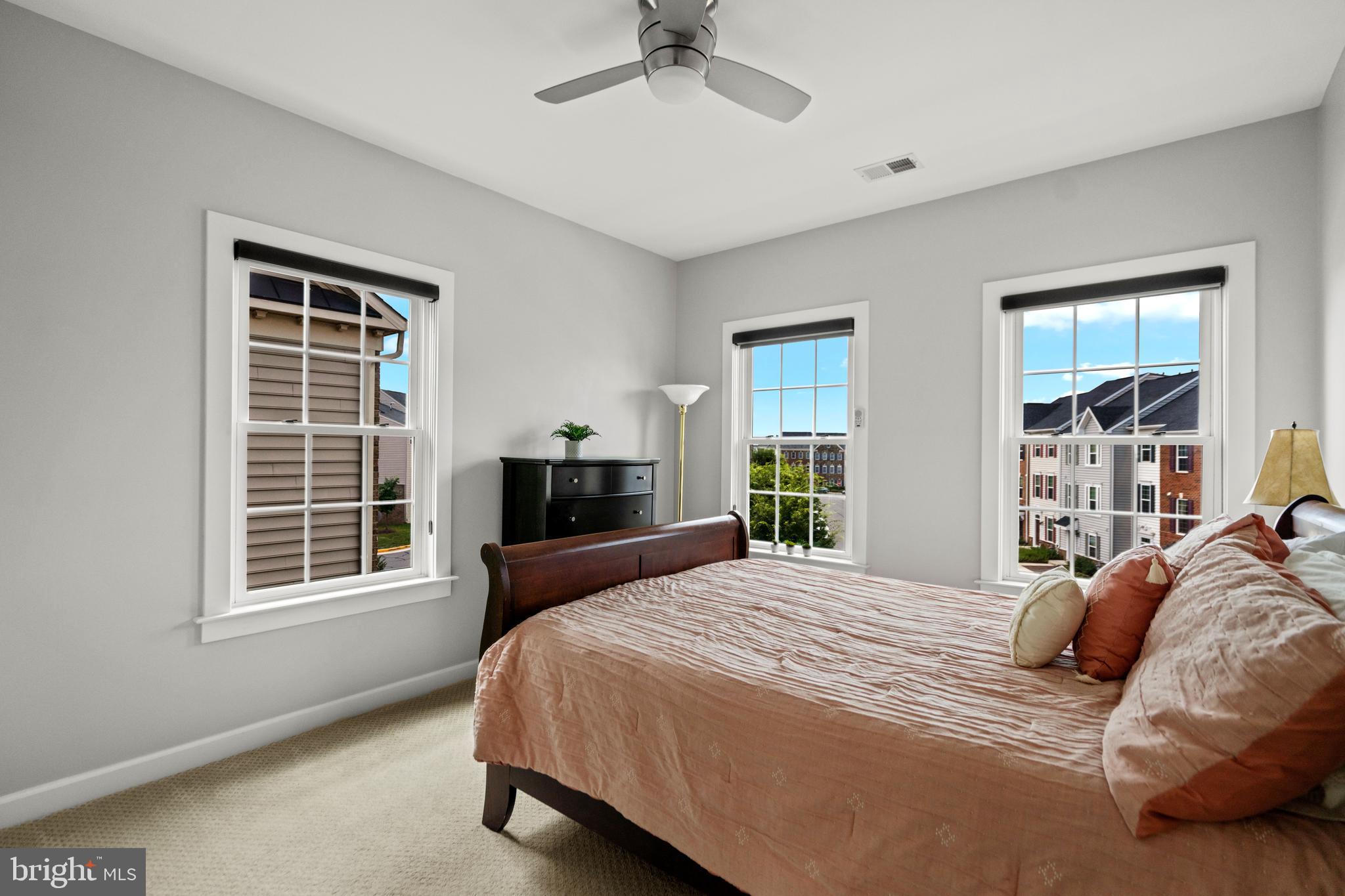 42665 Burbank Ter