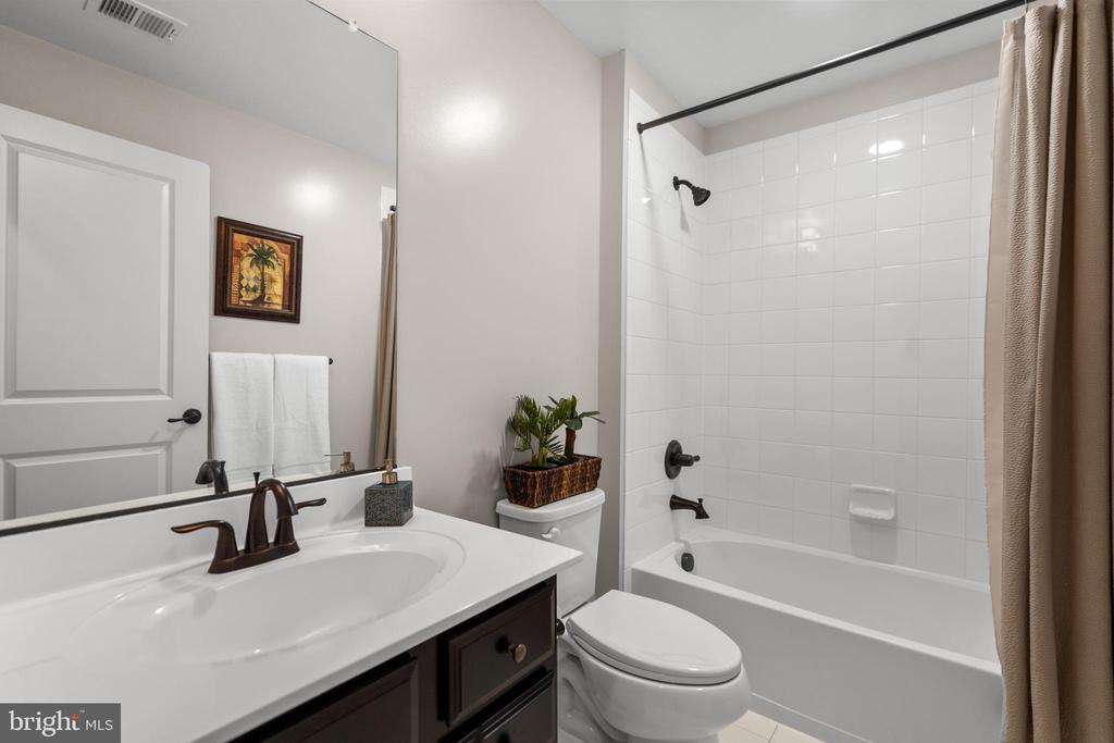 42665 Burbank Ter