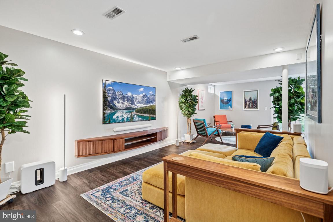 18993 Longhouse Pl