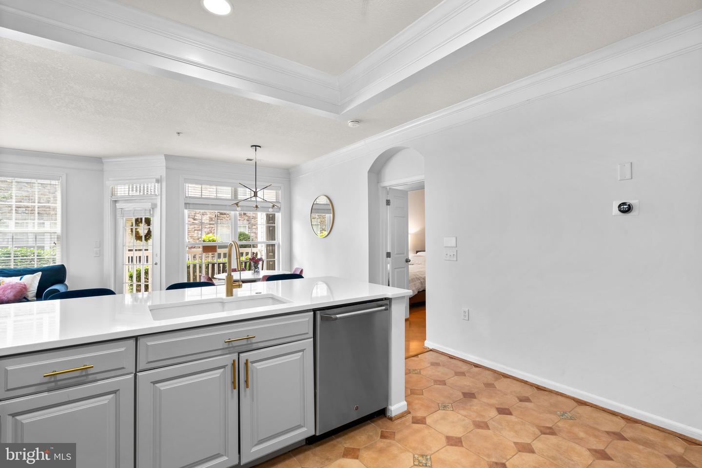 510 SUNSET VIEW TER SE #101