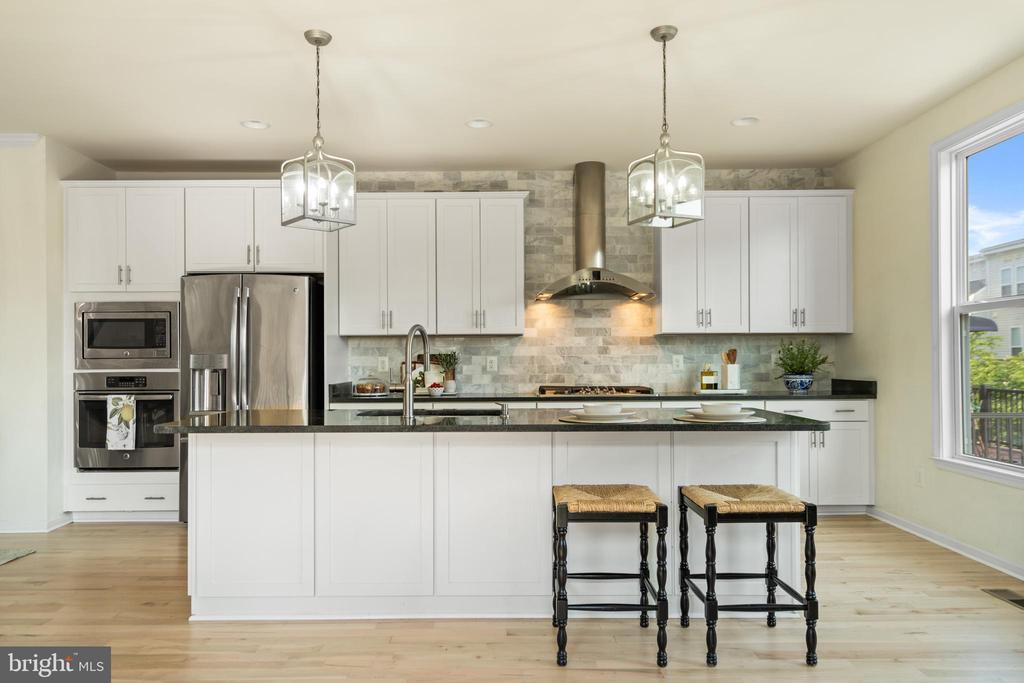 42265 Hampton Woods Ter