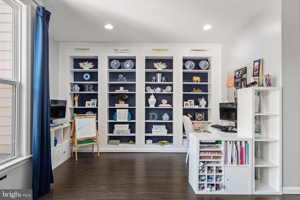42265 Hampton Woods Ter