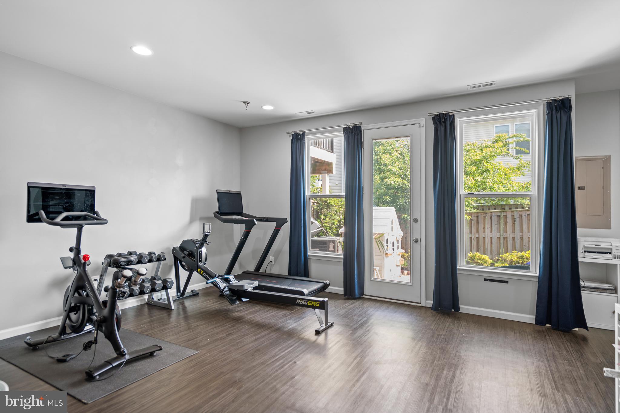 42265 Hampton Woods Ter