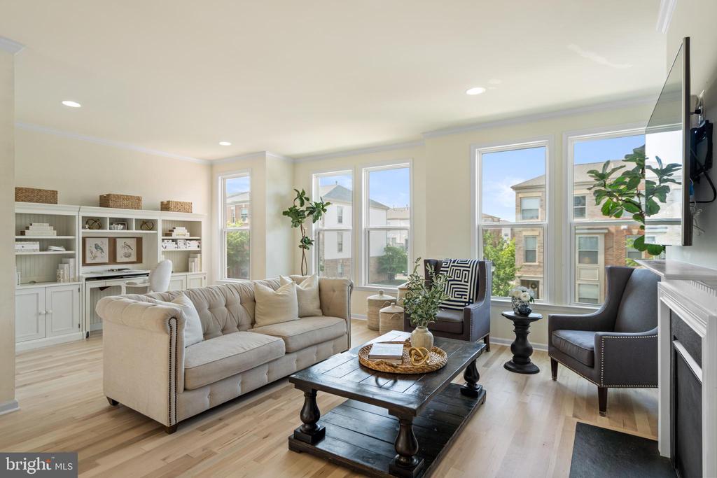 42265 Hampton Woods Ter