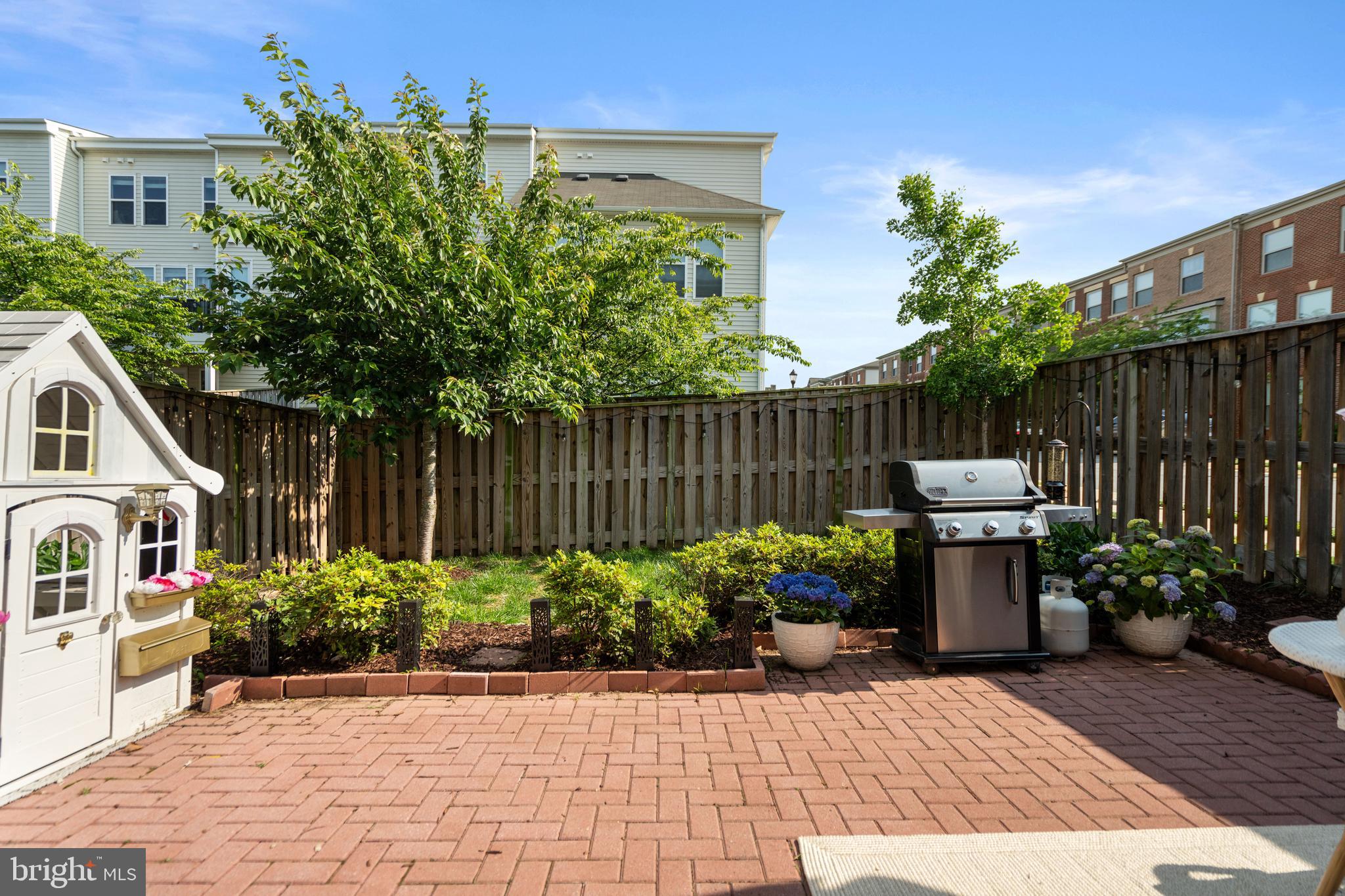 42265 Hampton Woods Ter