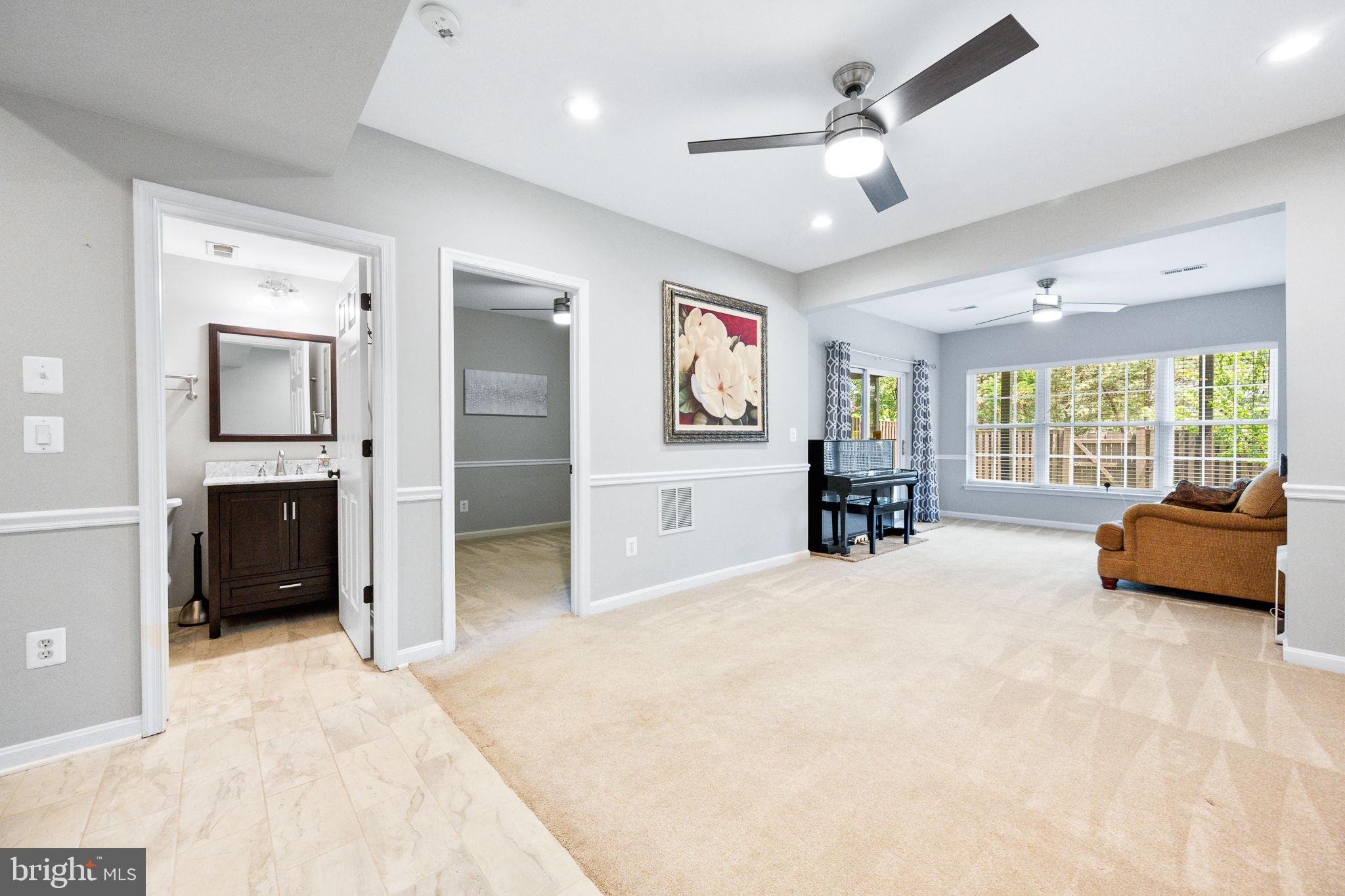 18538 Pineview Sq