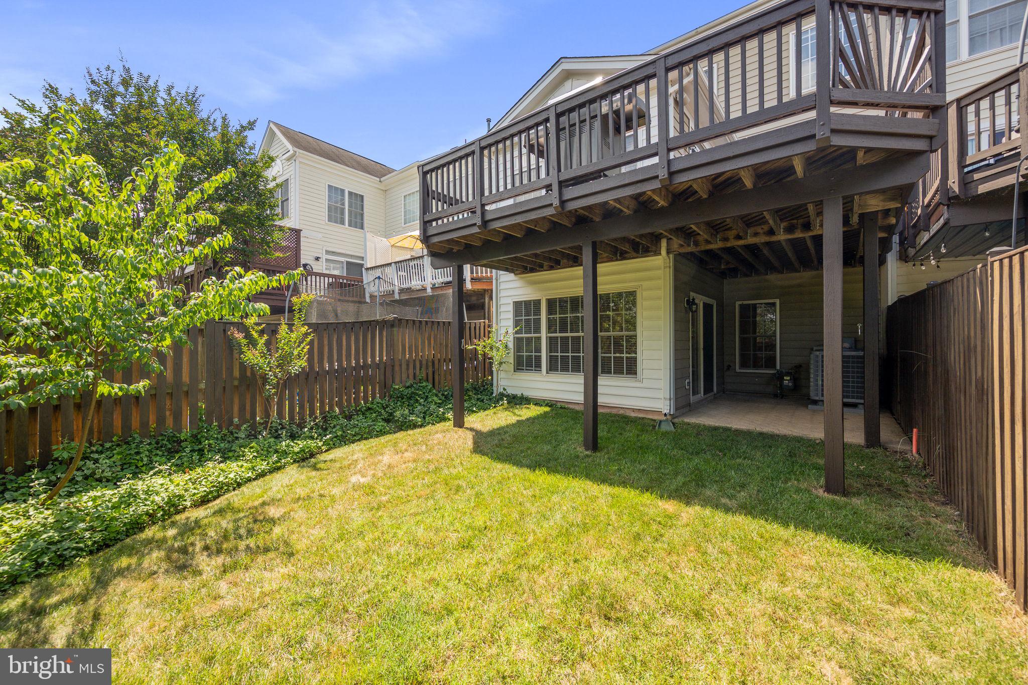 18538 Pineview Sq