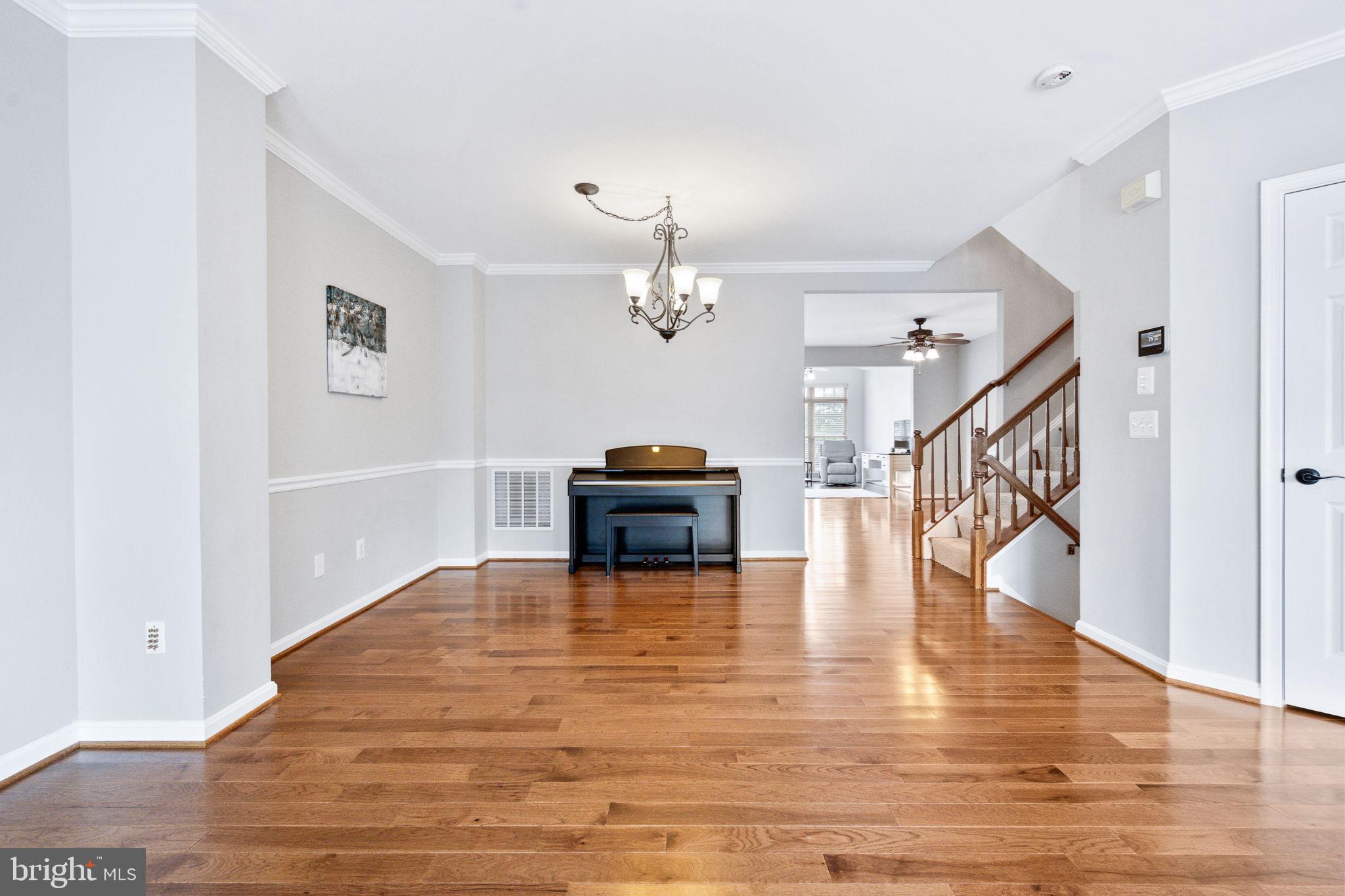 18538 Pineview Sq