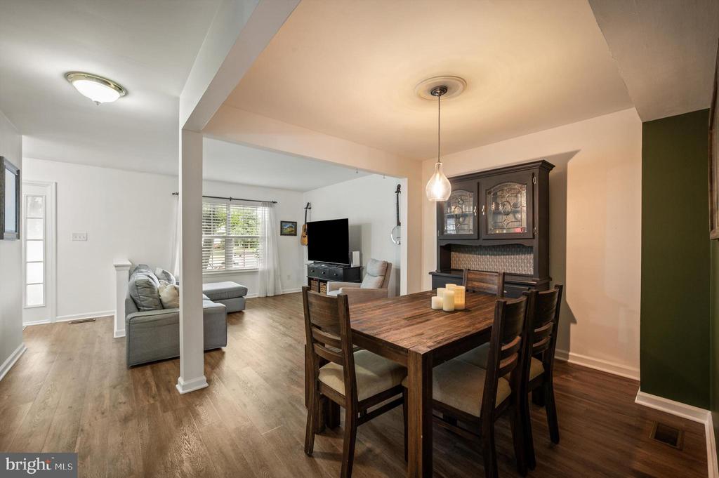831 Vanderbilt Ter SE