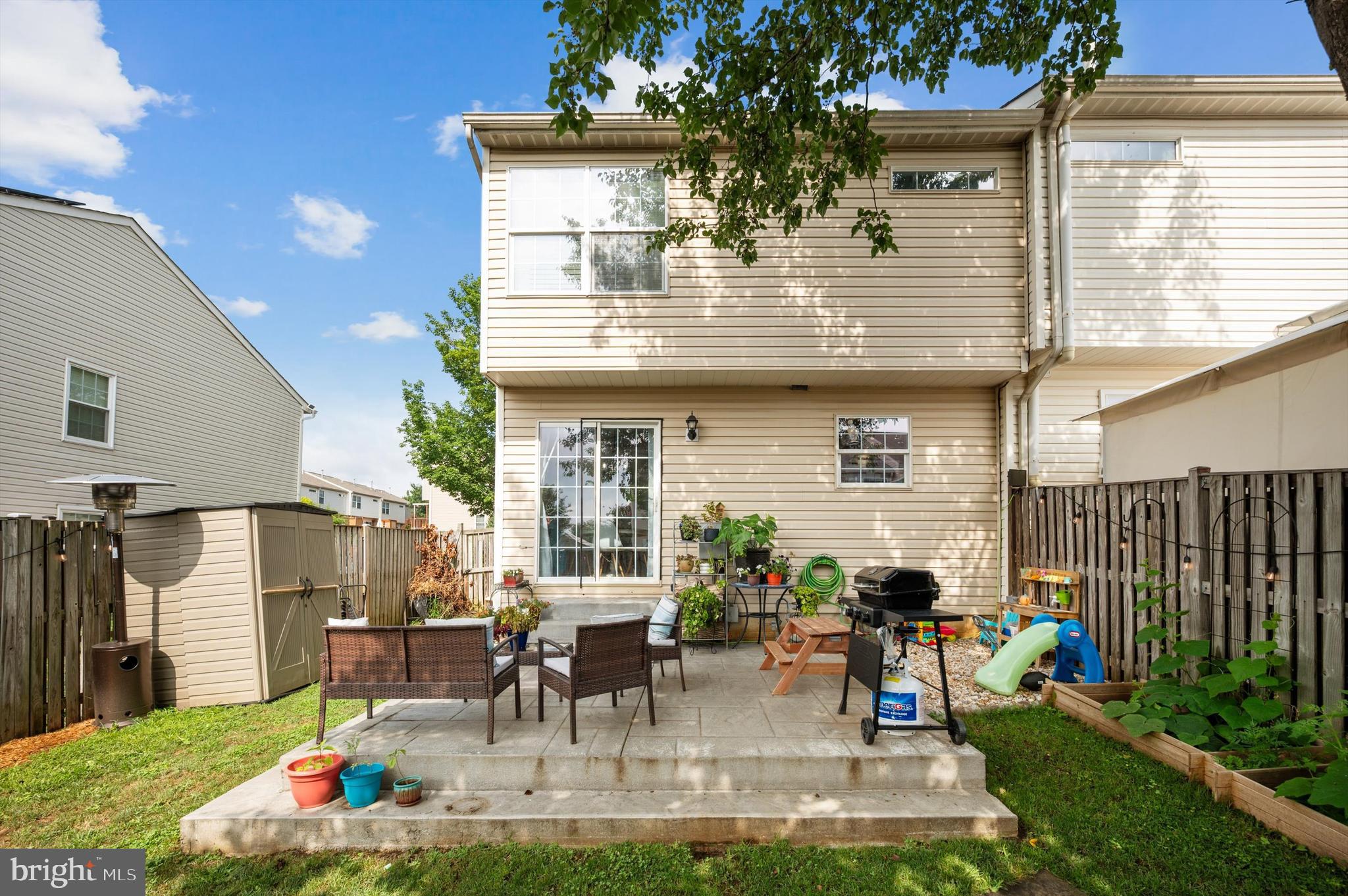 831 Vanderbilt Ter SE