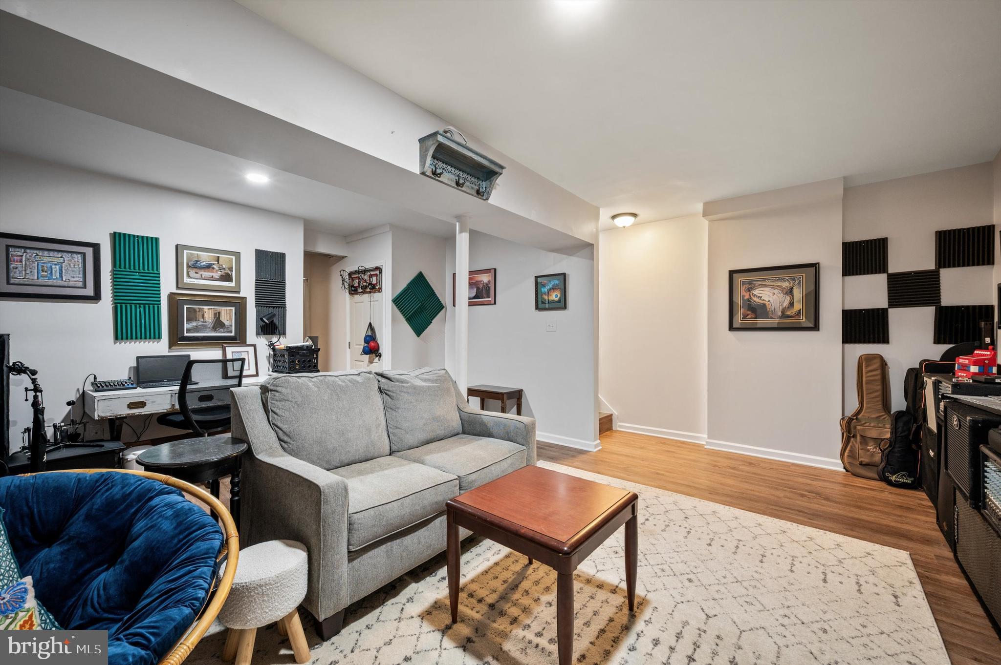 831 Vanderbilt Ter SE