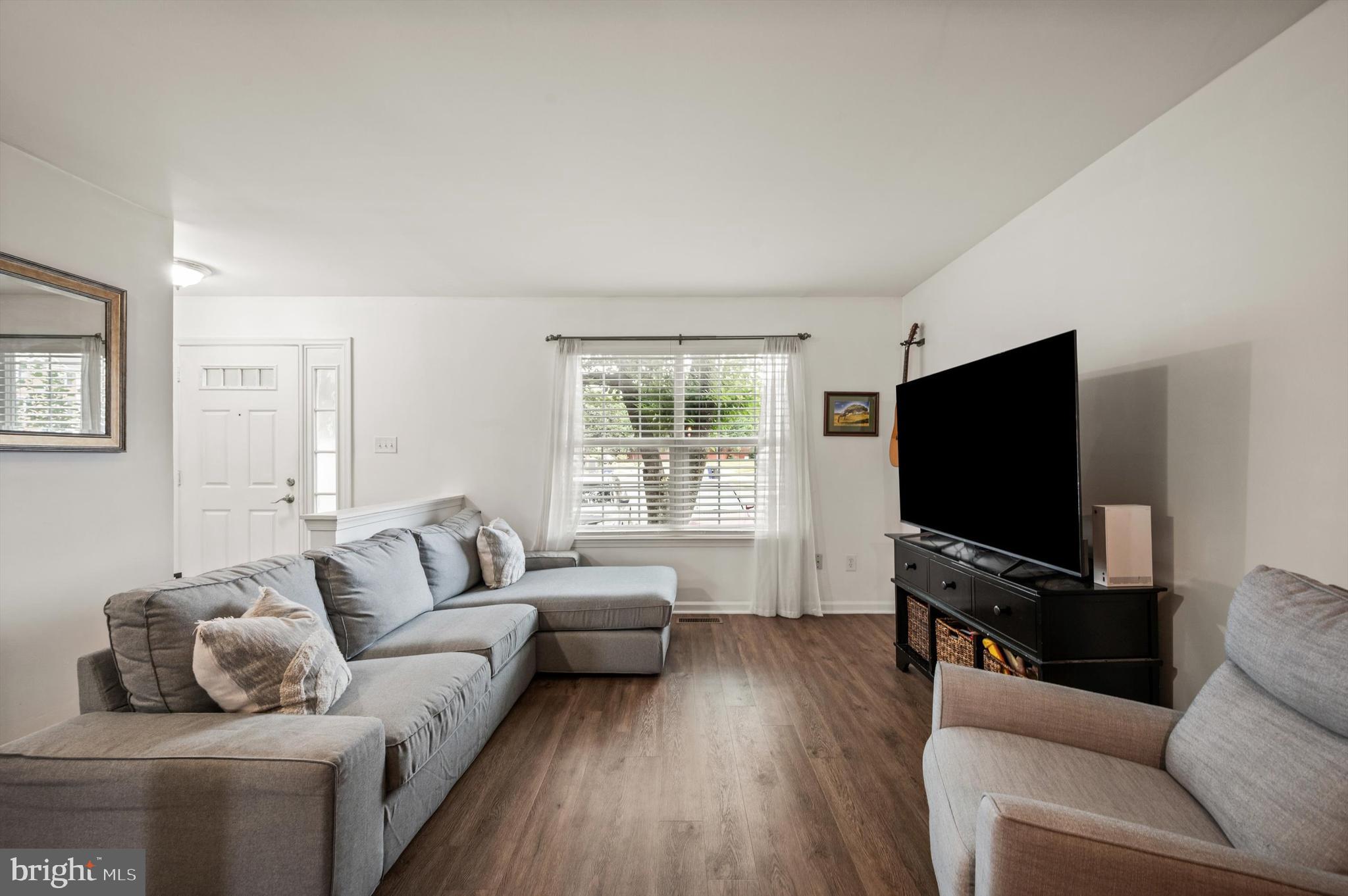 831 Vanderbilt Ter SE