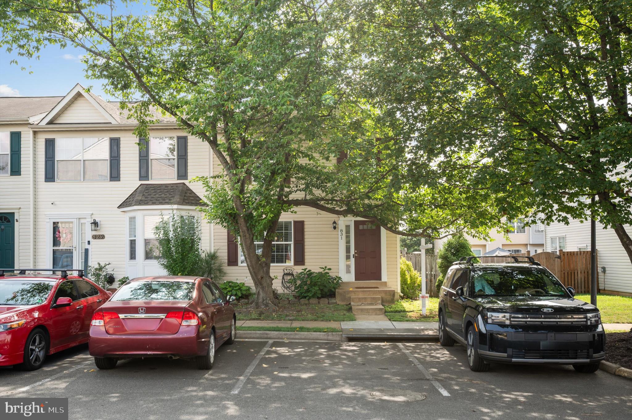 831 Vanderbilt Ter SE