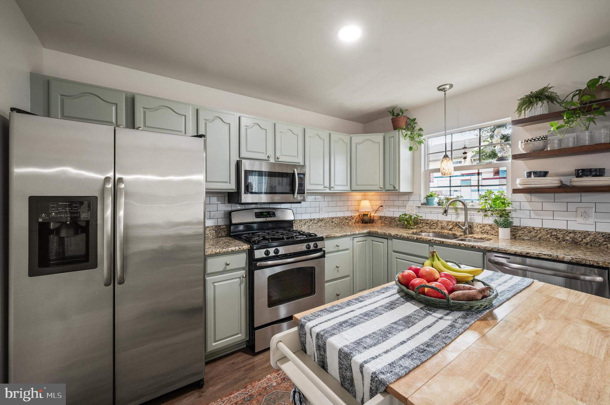 831 Vanderbilt Ter SE