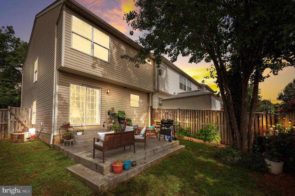 831 Vanderbilt Ter SE