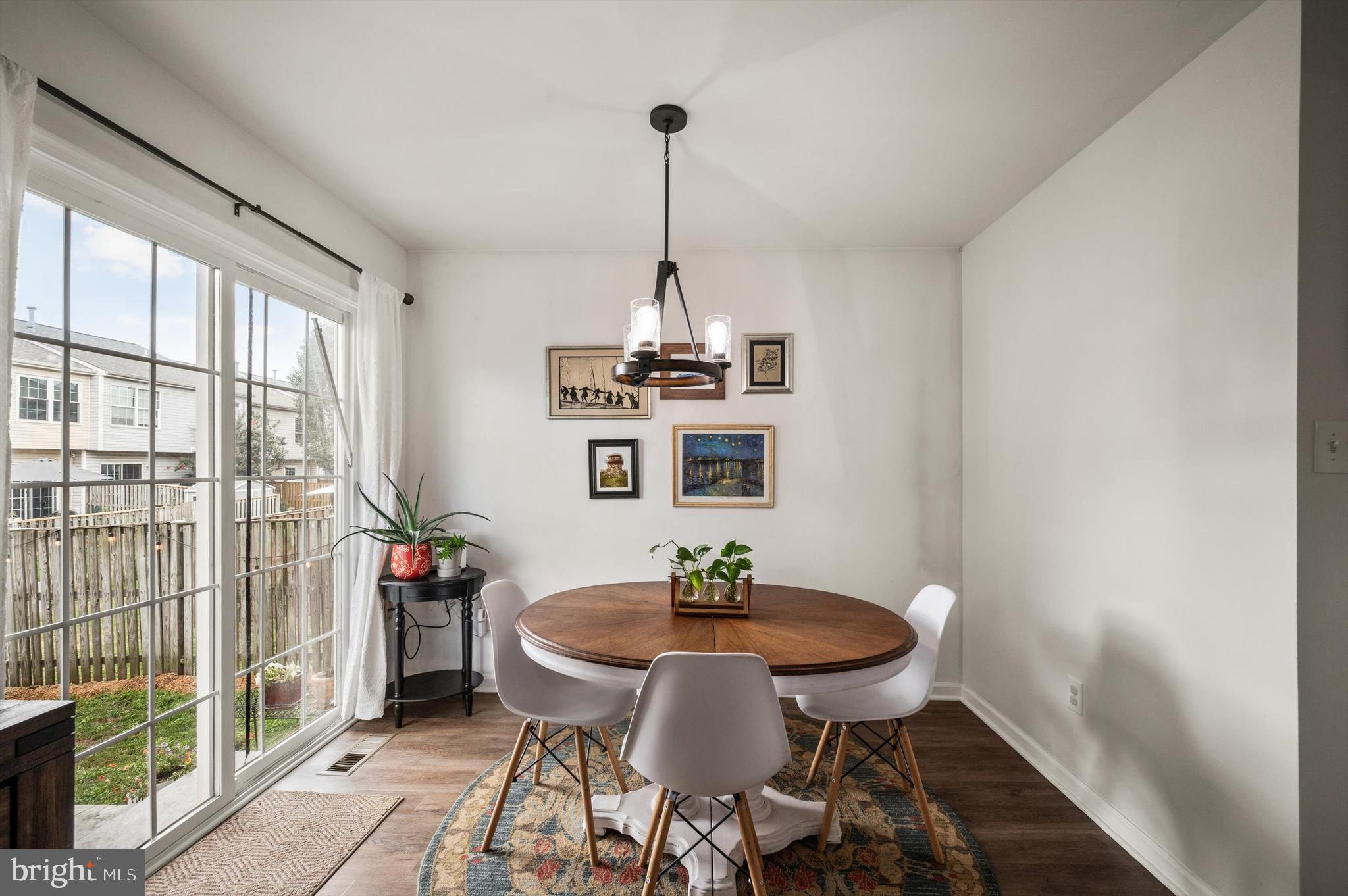 831 Vanderbilt Ter SE
