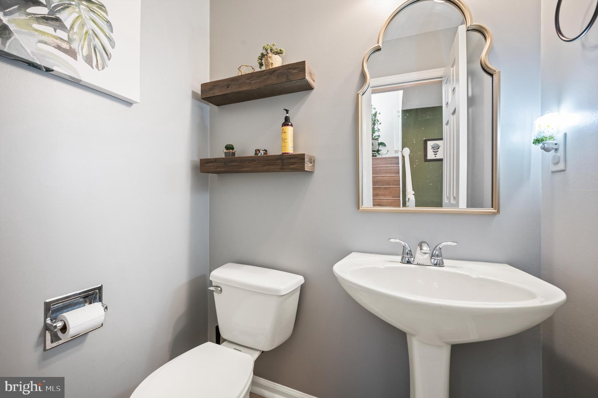 831 Vanderbilt Ter SE