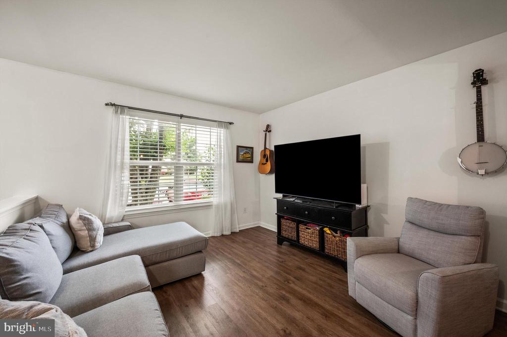 831 Vanderbilt Ter SE