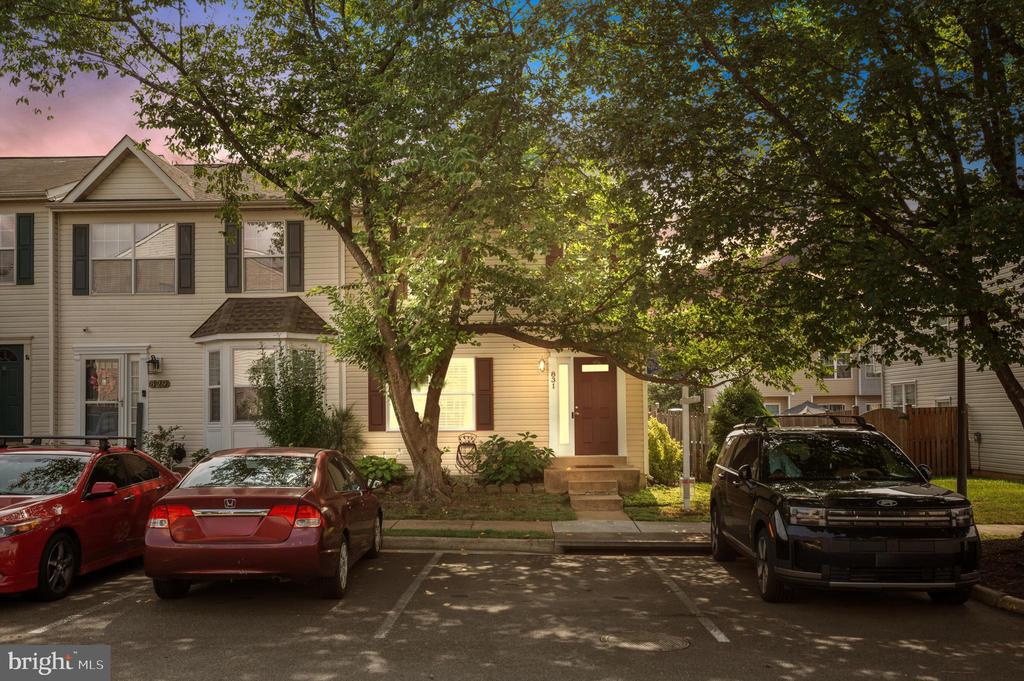 831 Vanderbilt Ter SE