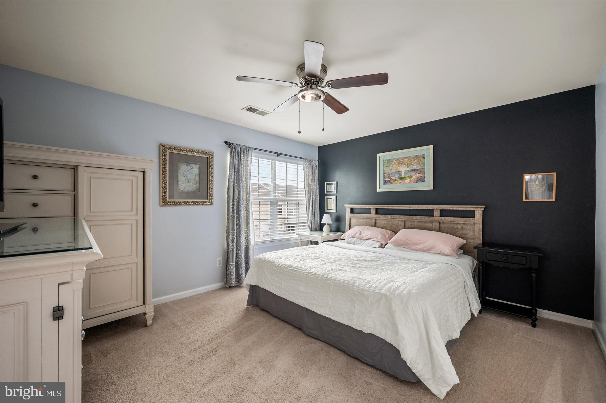 831 Vanderbilt Ter SE
