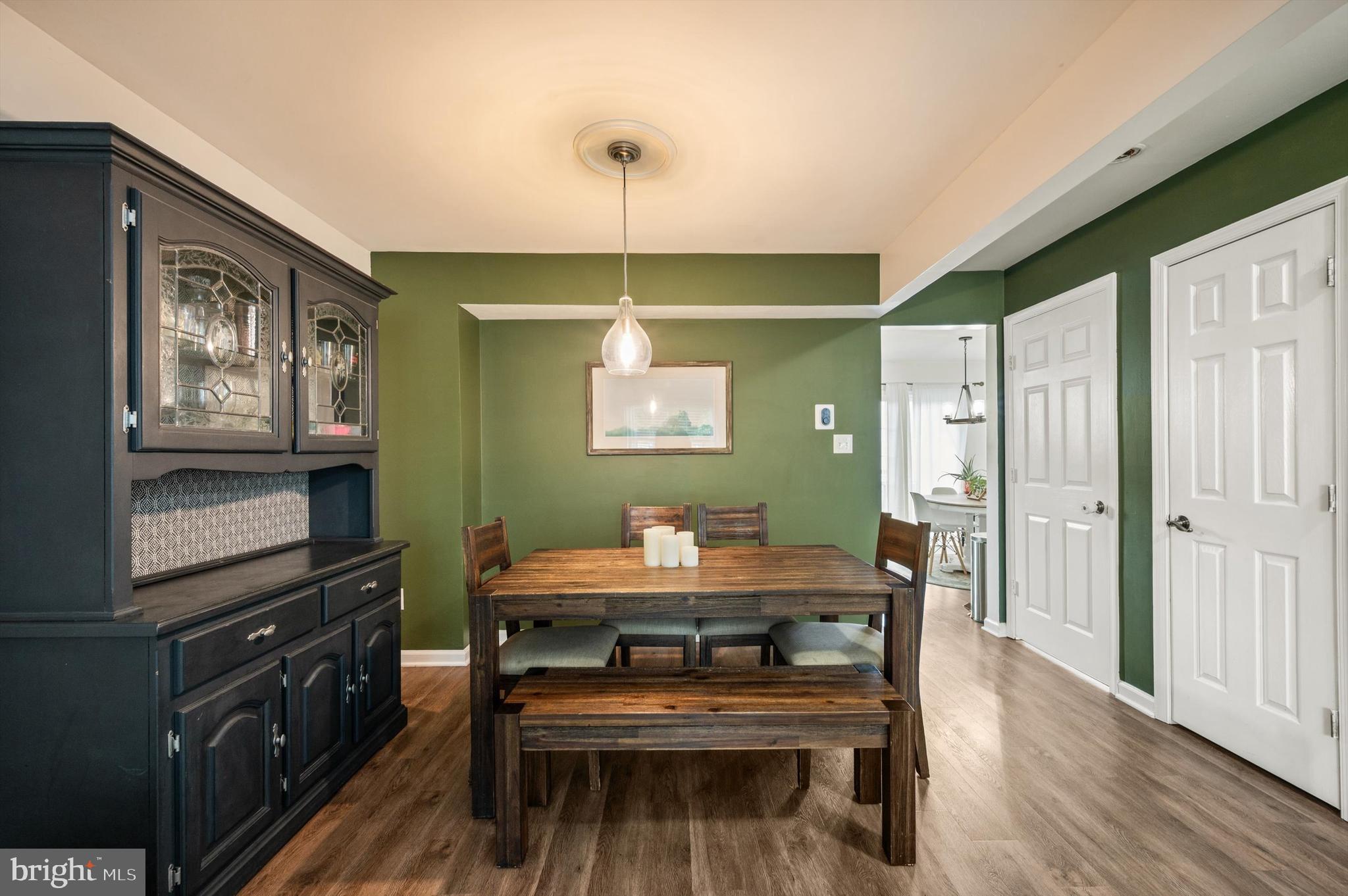 831 Vanderbilt Ter SE