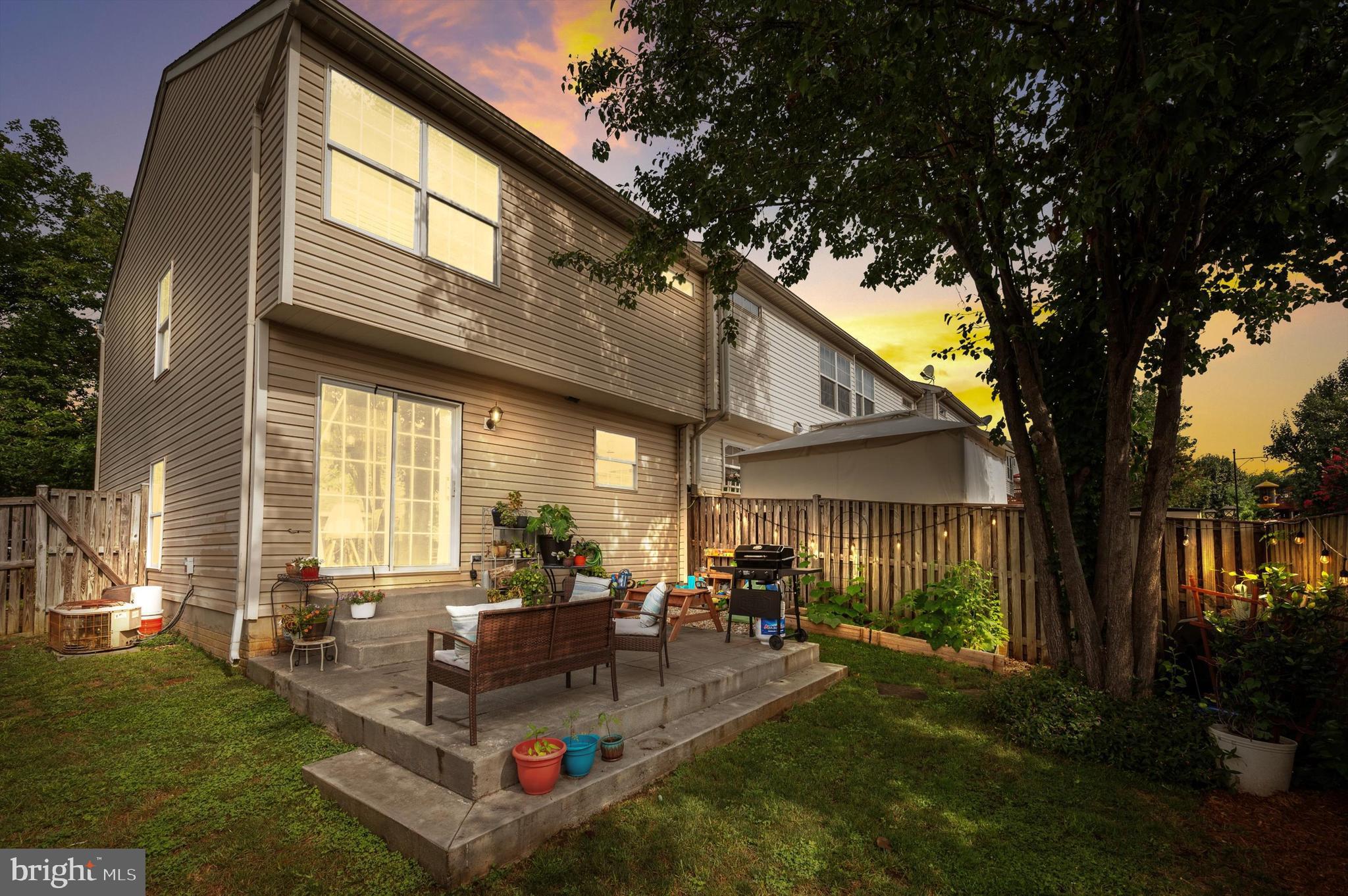 831 Vanderbilt Ter SE