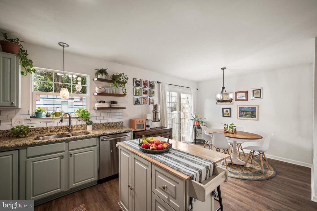 831 Vanderbilt Ter SE