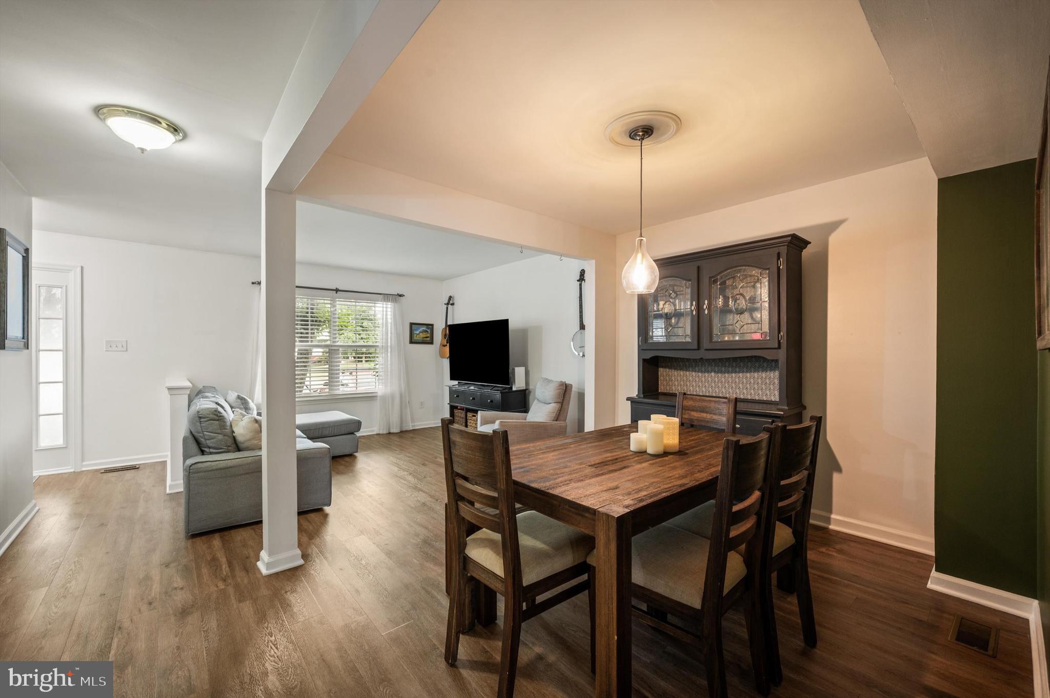 831 Vanderbilt Ter SE