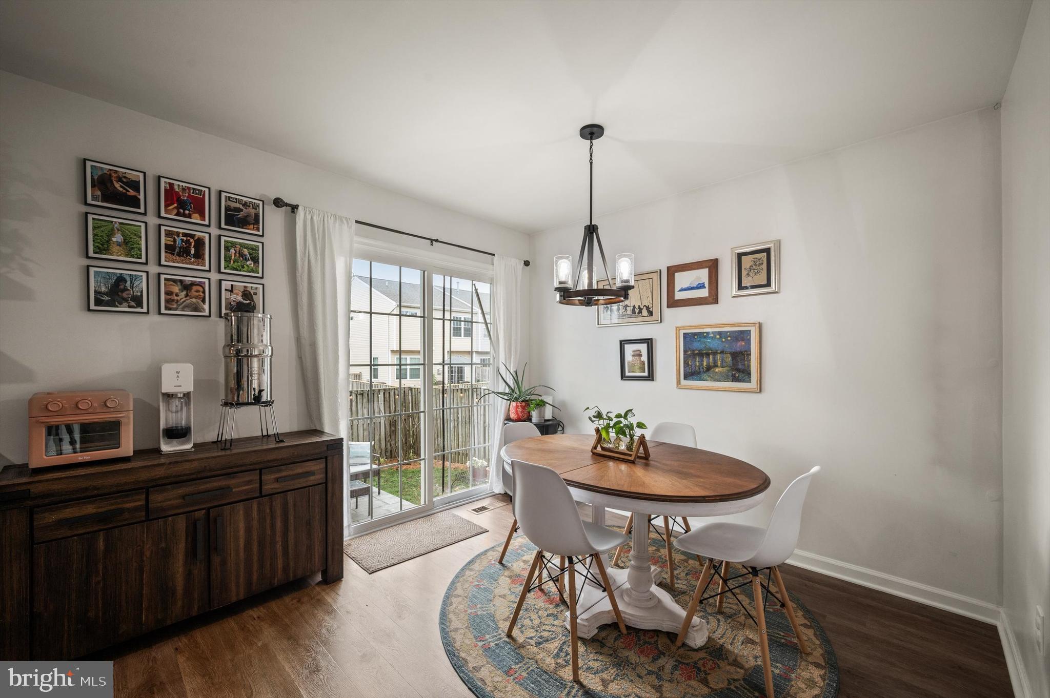 831 Vanderbilt Ter SE