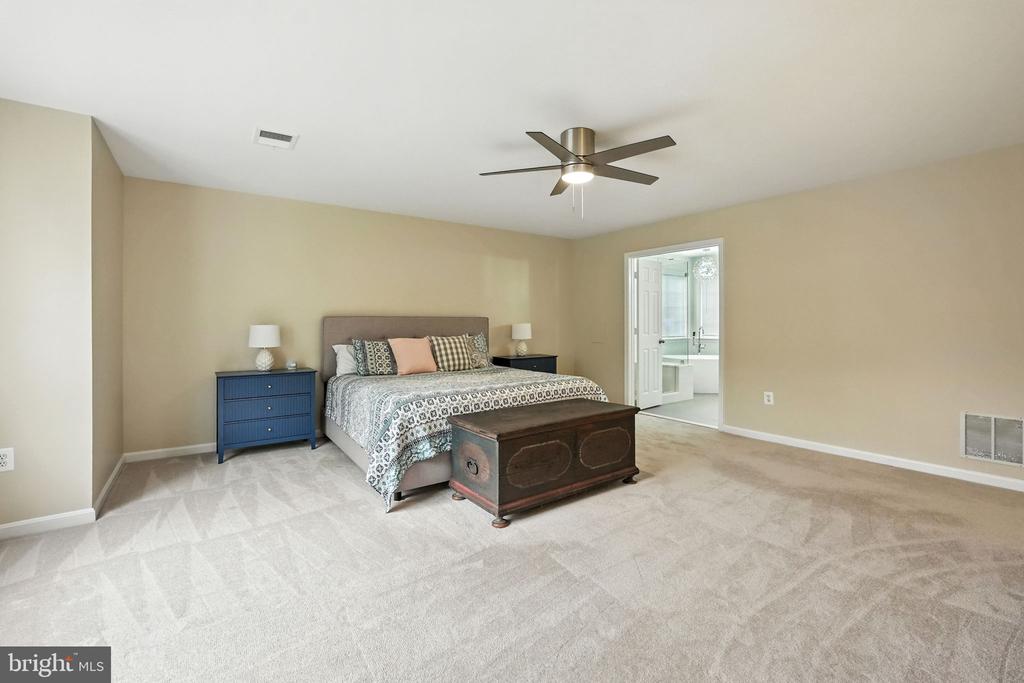 42972 DEER CHASE PLACE
