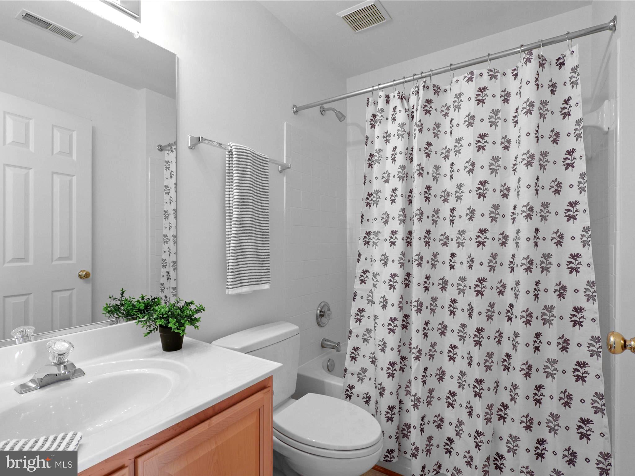 45433 Clarkes Crossing Sq