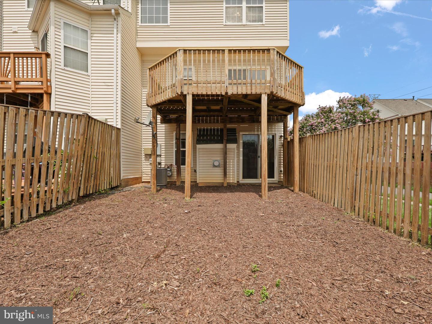 45433 Clarkes Crossing Sq