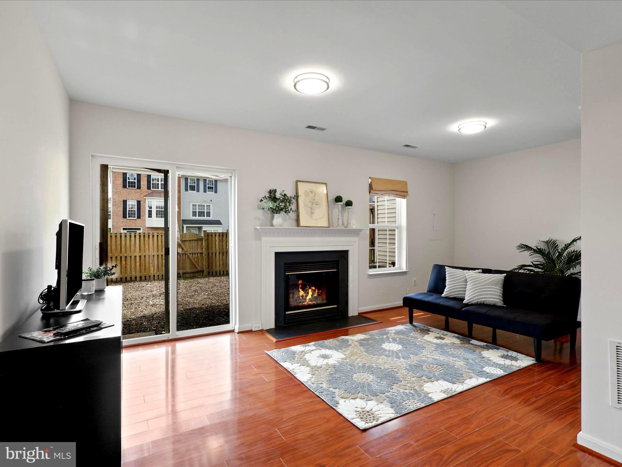 45433 Clarkes Crossing Sq