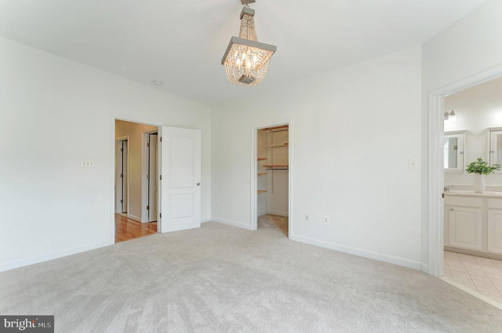 42576 Magellan Sq